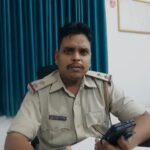 20 ग्रामीण बीमार, चारपाई और ज़मीन पर हो रहा इलाज