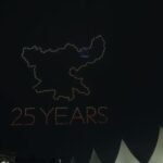 20 ग्रामीण बीमार, चारपाई और ज़मीन पर हो रहा इलाज