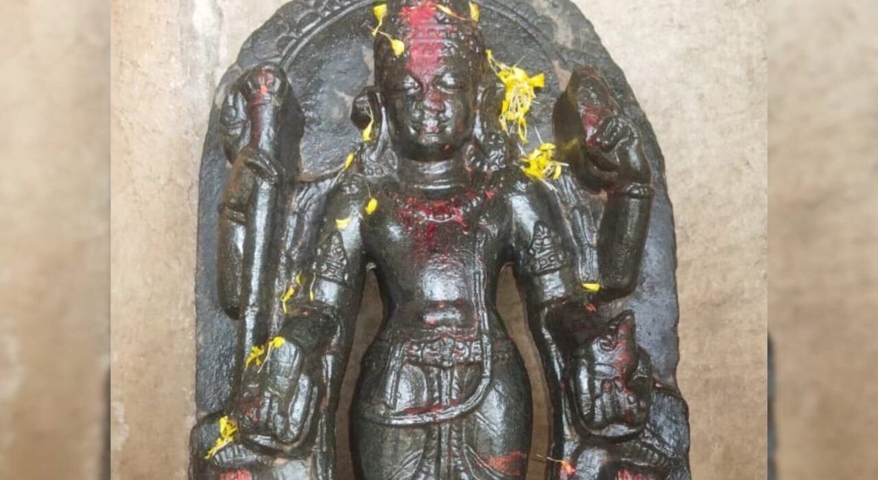 rohtas news ancient statue of lord vishnu found near rohtasgarh fort.jpg