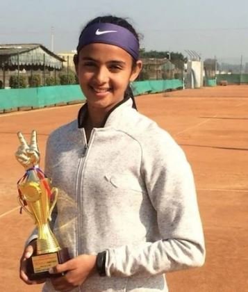 टेनिस खिलाड़ी.jpg